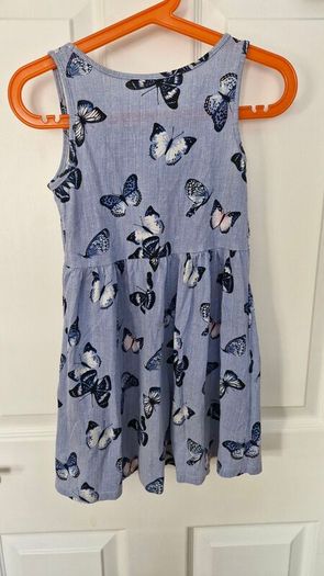 Bundle of 7 dresses, age 5-6.
