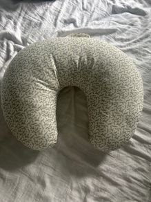 Breast feeding pillow