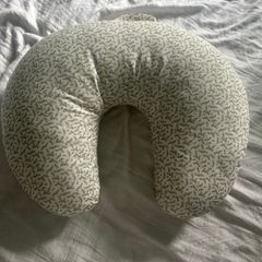 Breast feeding pillow