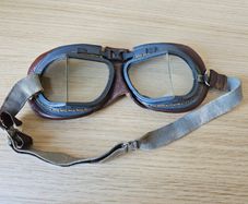 Vintage style leather aviator goggles