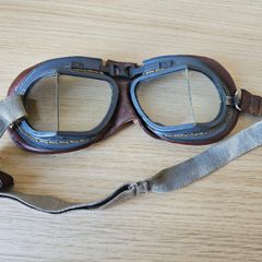 Vintage style leather aviator goggles