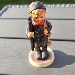 Vintage Hummel Goebel Figurine