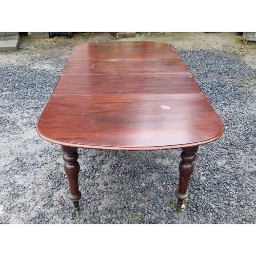 Extending Dining Table KAS634