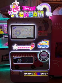 Ice cream vending machine