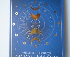 The Little book of Moon Magic, Books, Non fiction, Gift