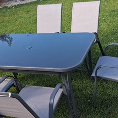 garden table and chairs
