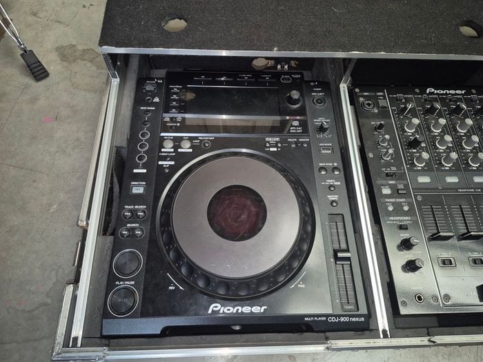 Cdj 900 Nexus X2 with flight case