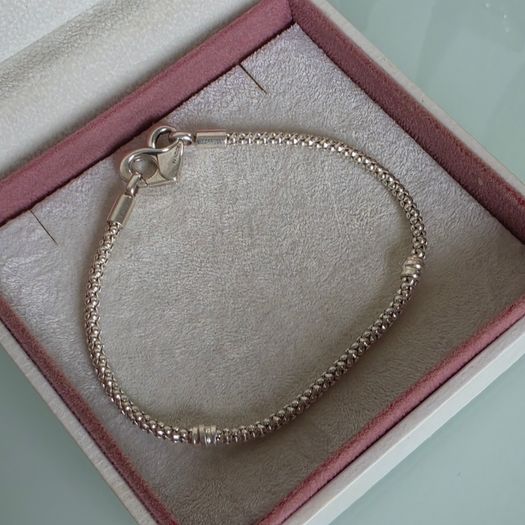 Pandora moments studded chain bracelet size 19.5cm very good condition hallmarked
