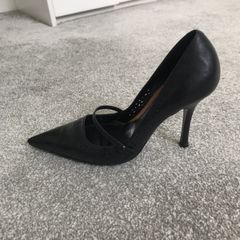 Stunning Black Faith Heels size 6