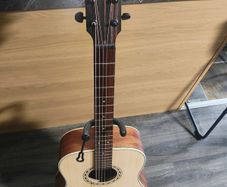 Acoustic guitar Bromo