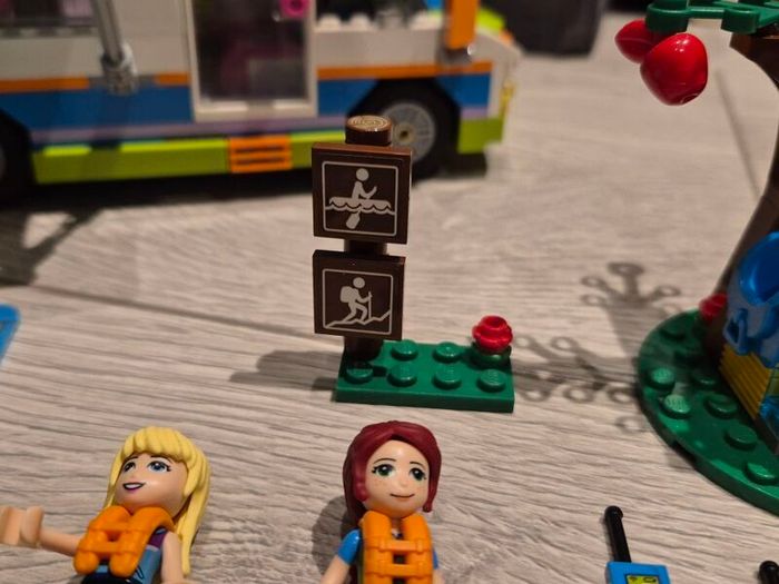 Lego Friends 41339 Mia's Camper Van