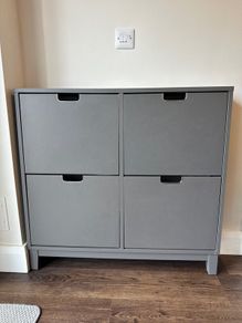 Shoe cabinet