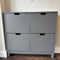 Shoe cabinet