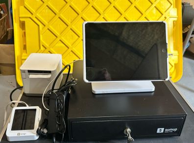 I have 4x Sum up tills for business fully equipped. Ipad not included just for photo. 300 each unit.
