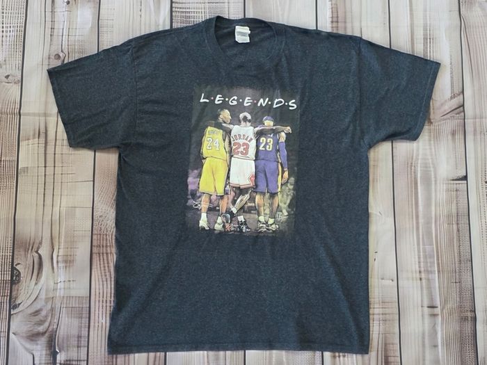 Basketball Legends Friends TV Show Men's T-Shirt Size XL