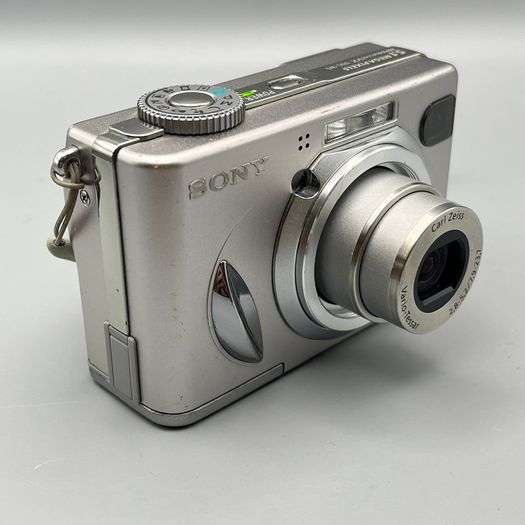 Sony DSC-W5 Cyber-shot 5.1MP Digital Camera Silver