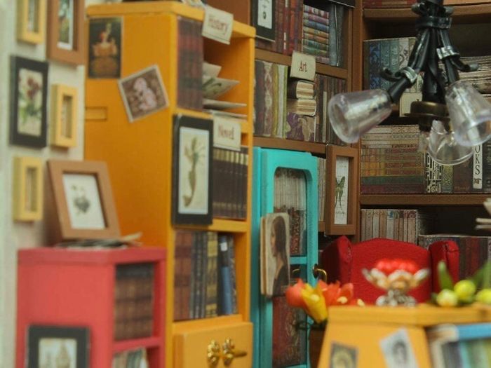 DIY Dollhouse Miniature Kit with Furniture 3D Wooden Miniature House Miniature Dolls House kit Creative Gift (FREE POSTAGE)