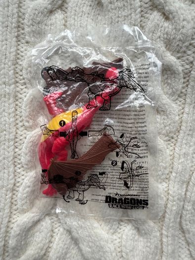Burger King Dragons Race To The Edge Hookfang new Please look at the pictures