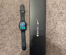 Apple Watch Series 5 Nike 44mm GPS Space Grey with Black Nike Sport Band