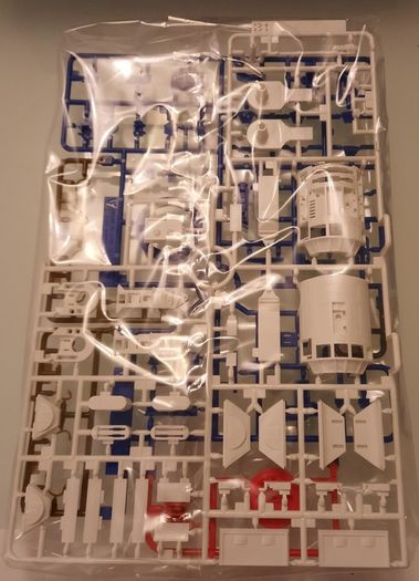 Bandai star wars R2-D2 and R5-D4
