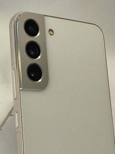 Samsung Galaxy S22+ Plus 128GB/ 8GB GSM Dual Sim Factory Unlocked Android Phone White (Grade A)