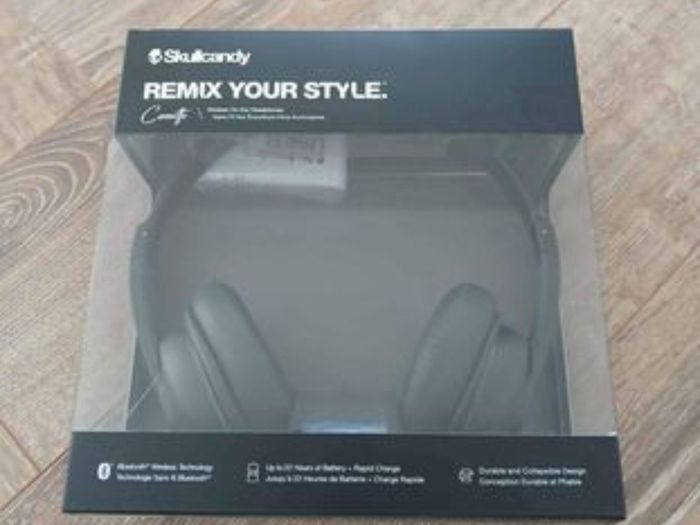 Skullcandy  Bluetooth cassette headphones