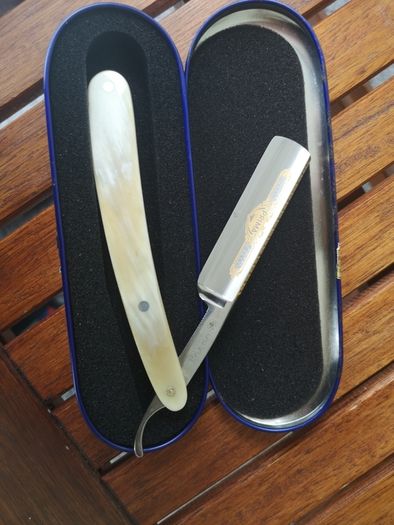 Dovo Solingen carbon steel razor