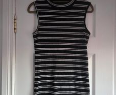 Black and white striped ribbed sleeveless top,size 10
