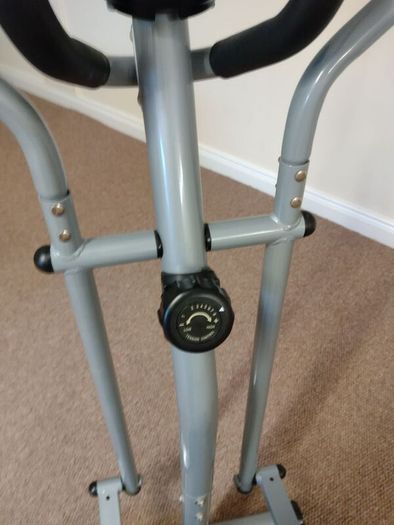 Cross Trainer / Exercise Machine