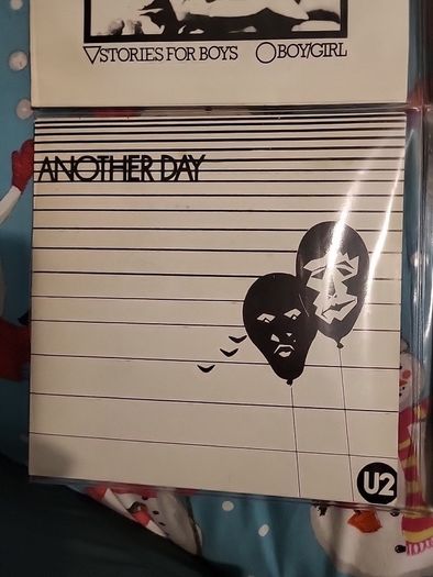 4 U2 Play 7" single set - U2
