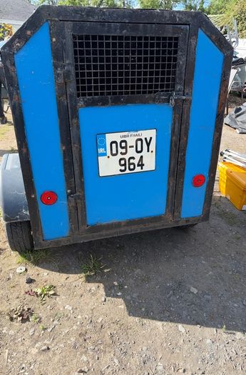 dog trailer