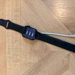 Apple Watch Series 8 41mm GPS - 90% Battery - Original Band & Charger