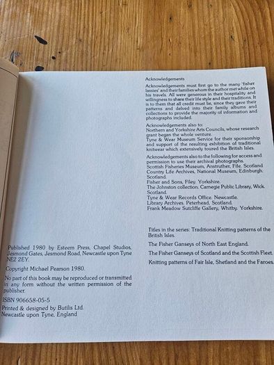 Traditional Knitting Of The British Isles.  Fisher-gansey Patterns Of Scotland And The Scottish Fleet. By Michael R. R. Pearson. Rare First Edition Paperback In Good Condition. See Photos For Same.