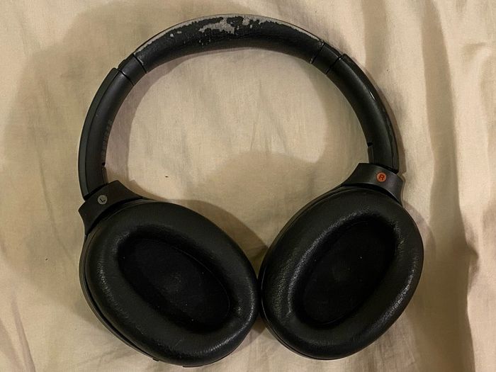 Sony MDR-1000x Noose Cancelling Headset