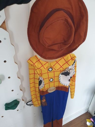 woodie toy story 7-8 yo costume Halloween