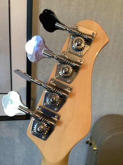 Retrovibe Lefthanded Bass Guitar.(REDUCED!)