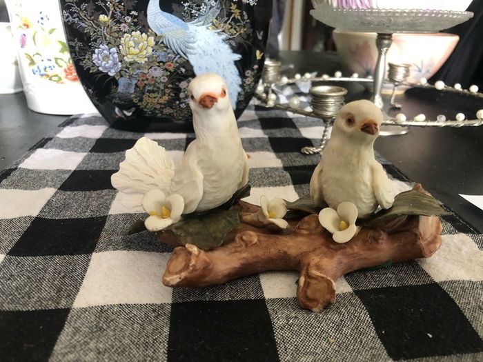 Very old collectors item 2 doves