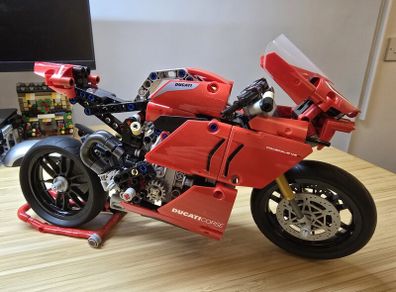 Lego 42107 Ducati Panigale V4 R
