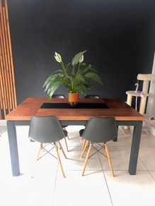 Dining table and 4 chairs