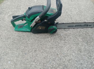 Petrol chainsaw