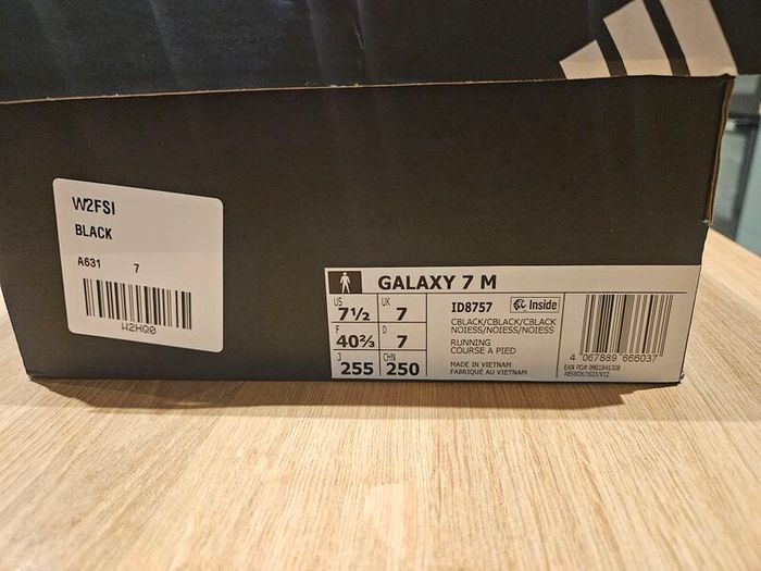 Adidas Galaxy size 7 Runners