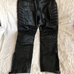 Leather trousers (M)