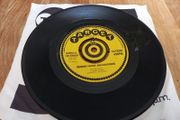 IRISH SHOWBAND Derrick and the Sounds Morning papers and margerine  7"