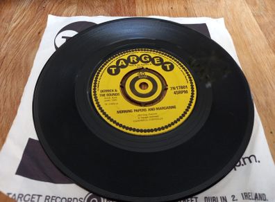 IRISH SHOWBAND Derrick and the Sounds Morning papers and margerine  7"
