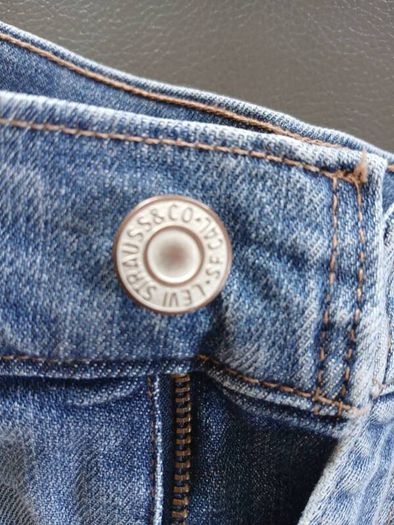 Levis denim shorts pristine
