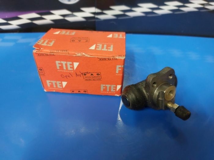 Opel wheel cylinder