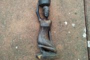 statue