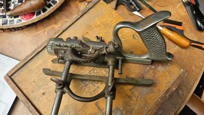 Record 050 combination plane