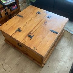 Storage table