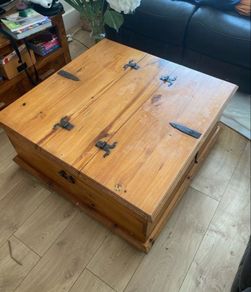 Storage table